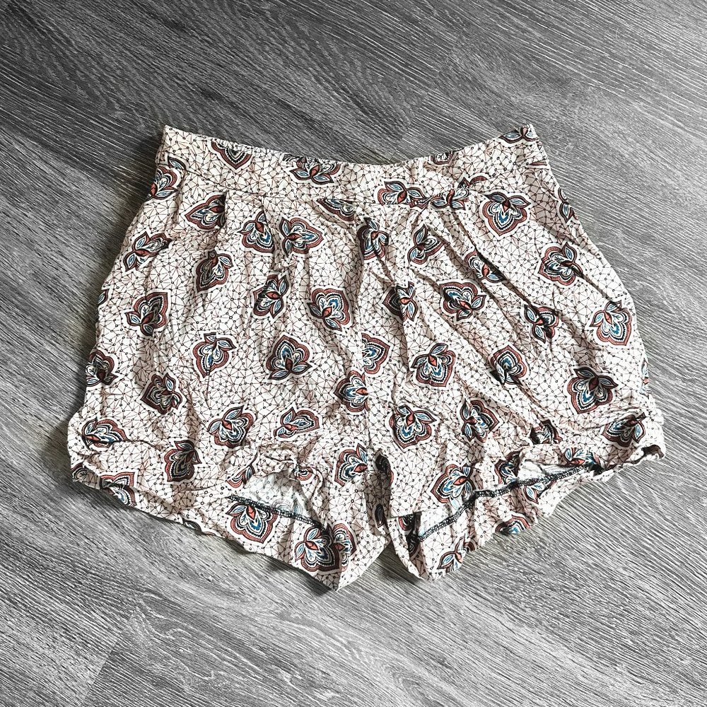 H&M Printed Lightweight Mandala Lotus Neutral Shorts
